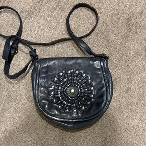 Vilenca Holland leather blue crossbody 

9 X 7 X 3.1 inches,